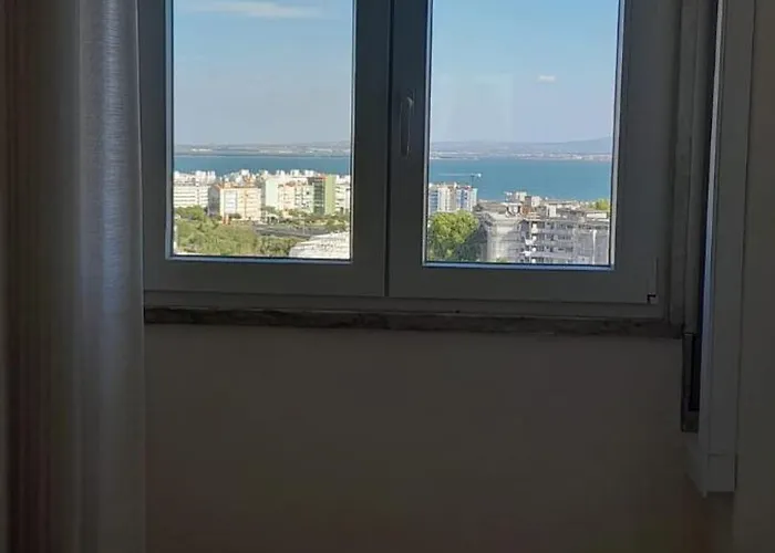 Vistas Sobre O Rio Tejo Apartamento